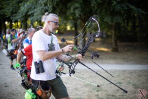 Benjamin sur le pas de tir du Championnat de France 3D 2026